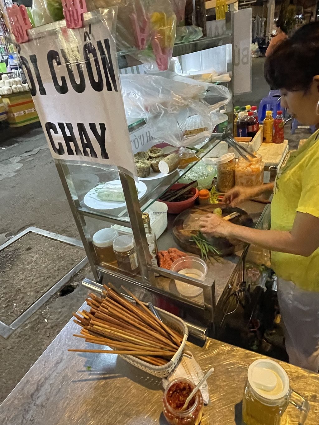 Vietnamese goi cuon fresh spring rolls, a naturally gluten-free option for celiacs if served without soy-based dipping sauce